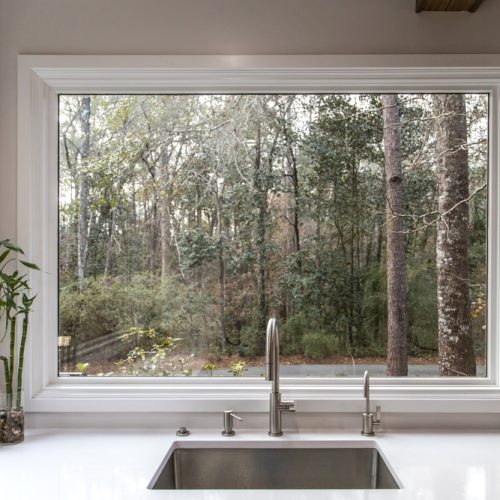 A,Large,Farmhouse,Single,Farm,House,Sink,With,A,Massive